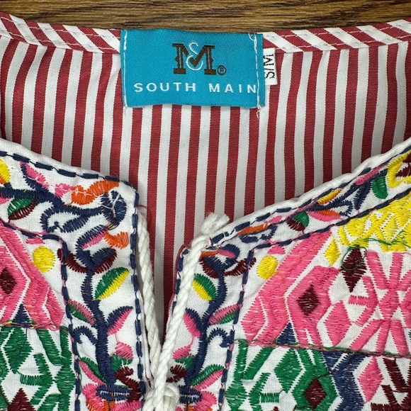 South Main Striped Embroidered Colorful Dress Size S/M - Picture 4 of 4
